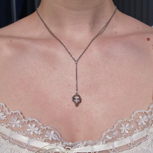 Elegant white pearl & silver rosary necklace - Picture 5 of 7